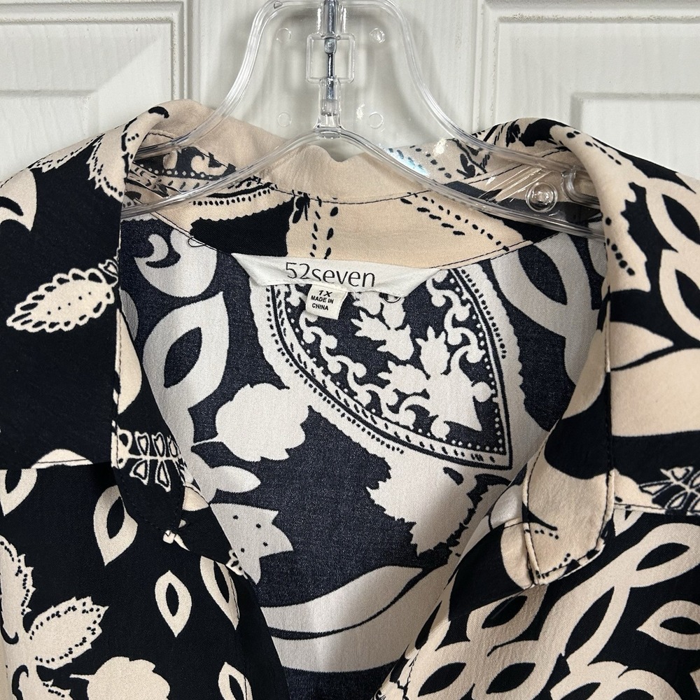 52Seven Women's Black Beige Tan Paisley Tiered Floral Midi Dress 1X - Picture 2 of 6